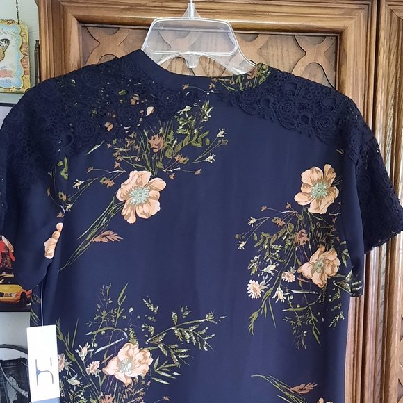 HANNAH Floral Crochet-Lace Pintuck Buttondown Blouse- NWT, Size PS - Picture 9 of 16